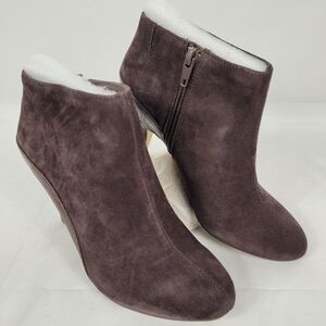 Bella-Vita Brennan Brown Suede Block Heel Booties Shoes Size 7 Wide New In Box